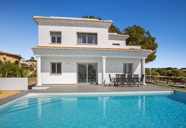 Villa en Calpe - VALLESA - Villa moderna con piscina privada cerca de la playa y supermercados