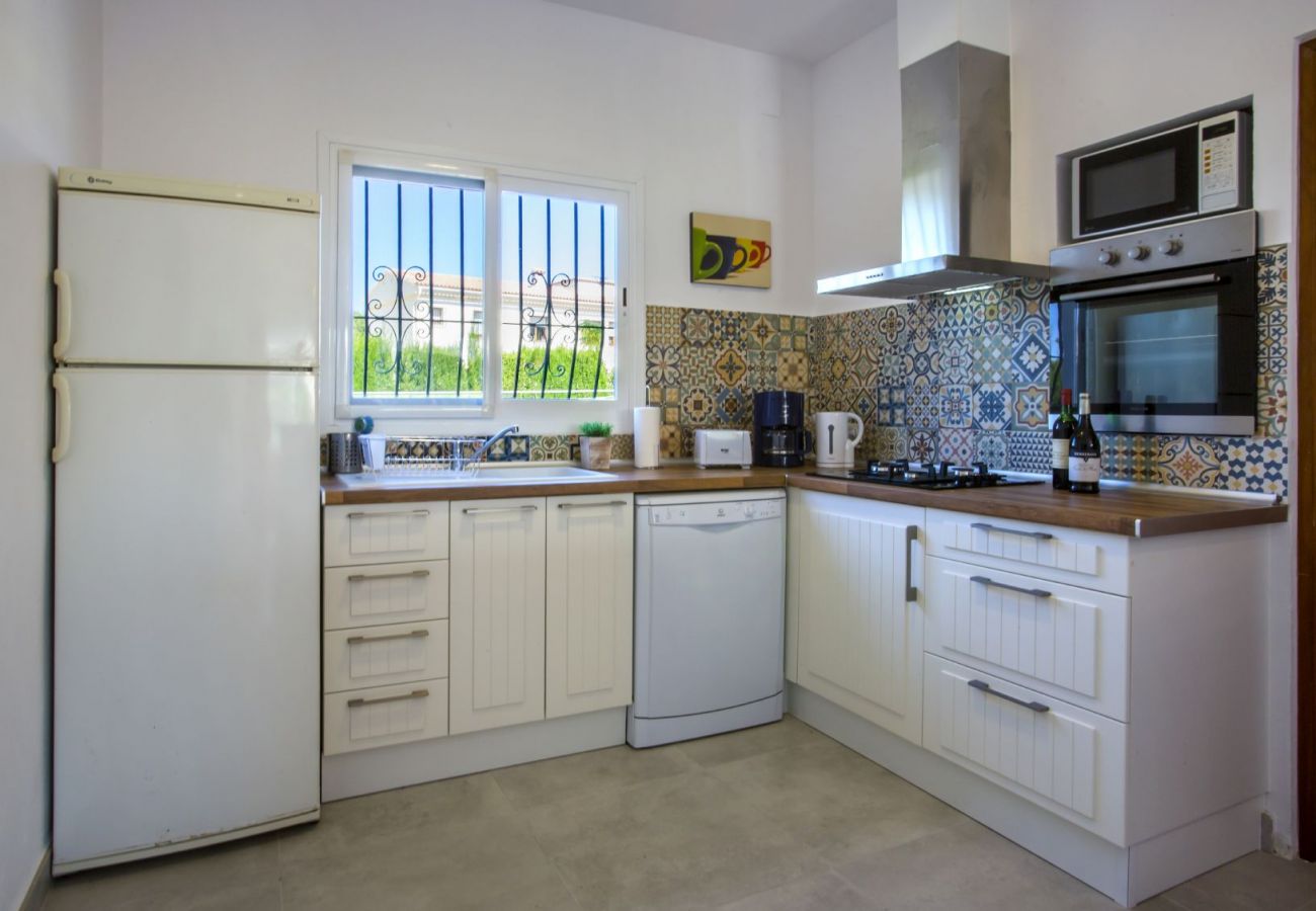 Villa en Calpe - VILLA LEONES - Villa independiente a 700 m de la playa con piscina privada