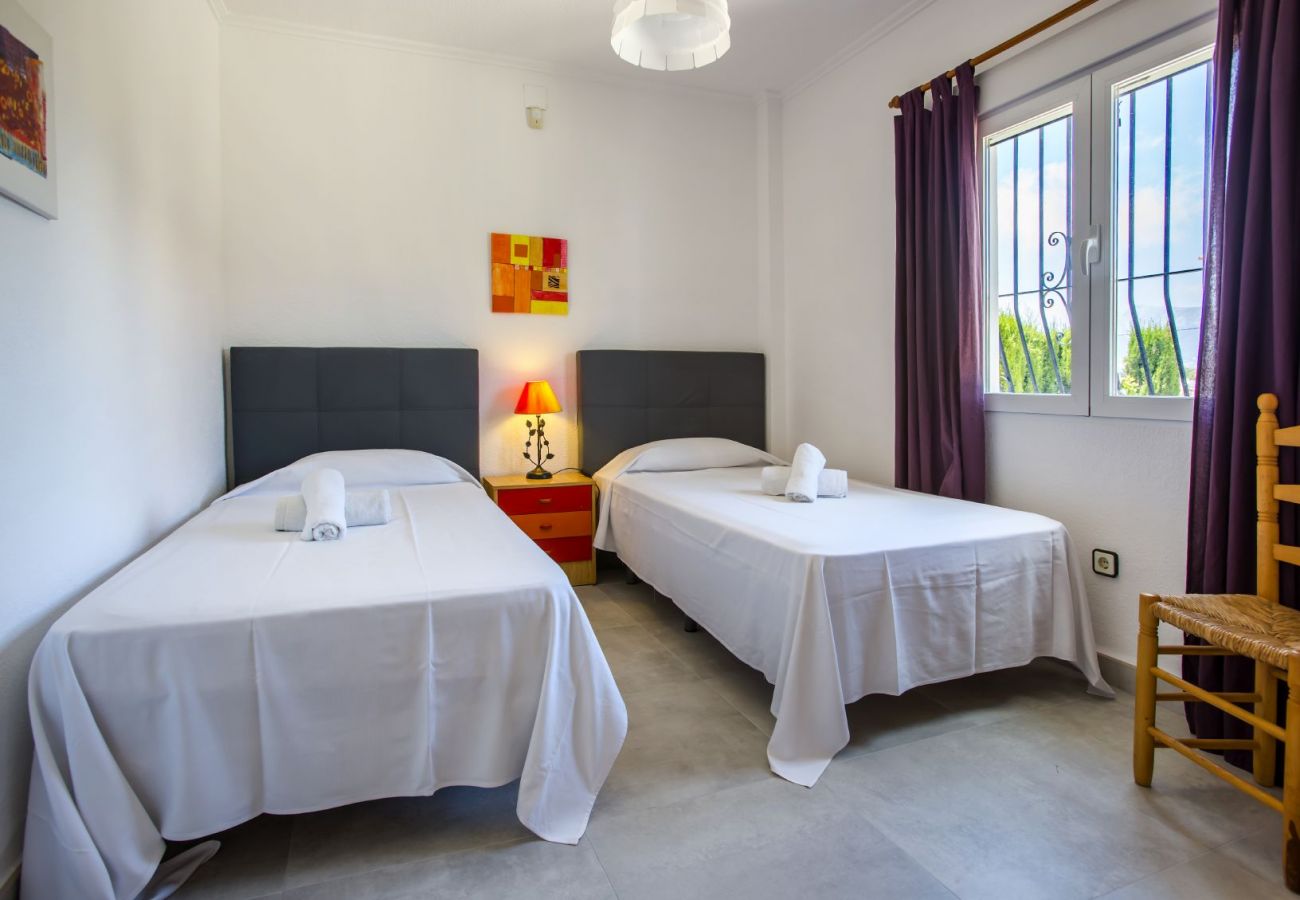 Villa en Calpe - VILLA LEONES - Villa independiente a 700 m de la playa con piscina privada