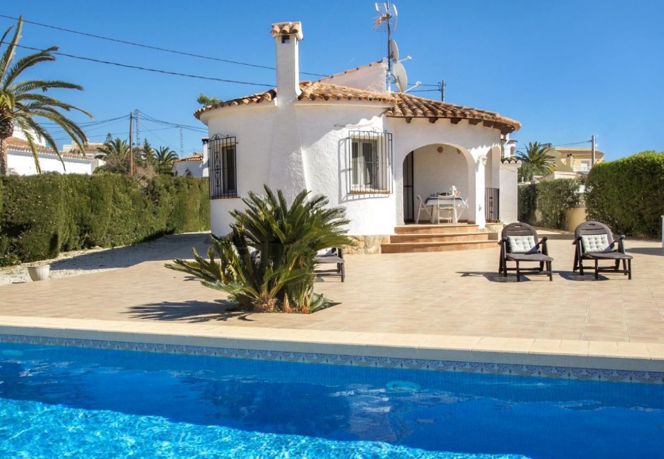 Villa en Calpe - VILLA LA PERGOLA - Casa de vacaciones con amplias terrazas y bonita zona de verano