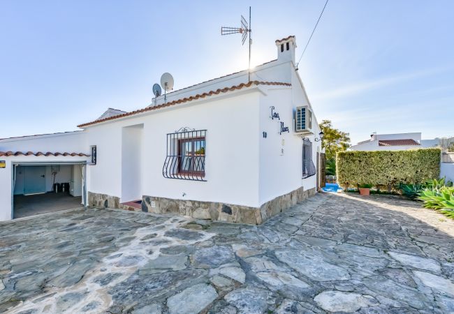 Villa en Calpe - CASABLANCA. Villa de tres dormitorios cerca de playas y servicios en una zona muy tranquila Villa en Calpe - CASABLANCA. Villa de tres dormitorios cerca de playas y servicios en una zona muy tranquila