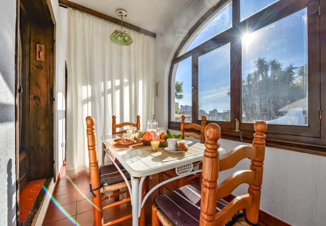Villa en Calpe - CASABLANCA. Villa de tres dormitorios cerca de playas y servicios en una zona muy tranquila Villa en Calpe - CASABLANCA. Villa de tres dormitorios cerca de playas y servicios en una zona muy tranquila