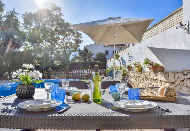 Villa en Calpe - CASABLANCA. Villa de tres dormitorios cerca de playas y servicios en una zona muy tranquila Villa en Calpe - CASABLANCA. Villa de tres dormitorios cerca de playas y servicios en una zona muy tranquila