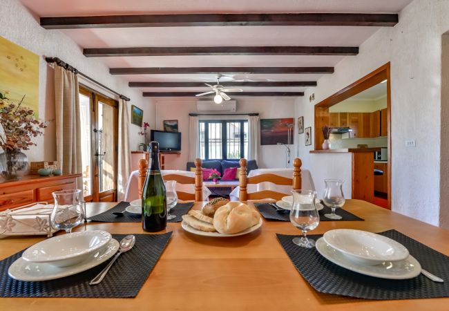 Villa en Calpe - CASABLANCA. Villa de tres dormitorios cerca de playas y servicios en una zona muy tranquila Villa en Calpe - CASABLANCA. Villa de tres dormitorios cerca de playas y servicios en una zona muy tranquila