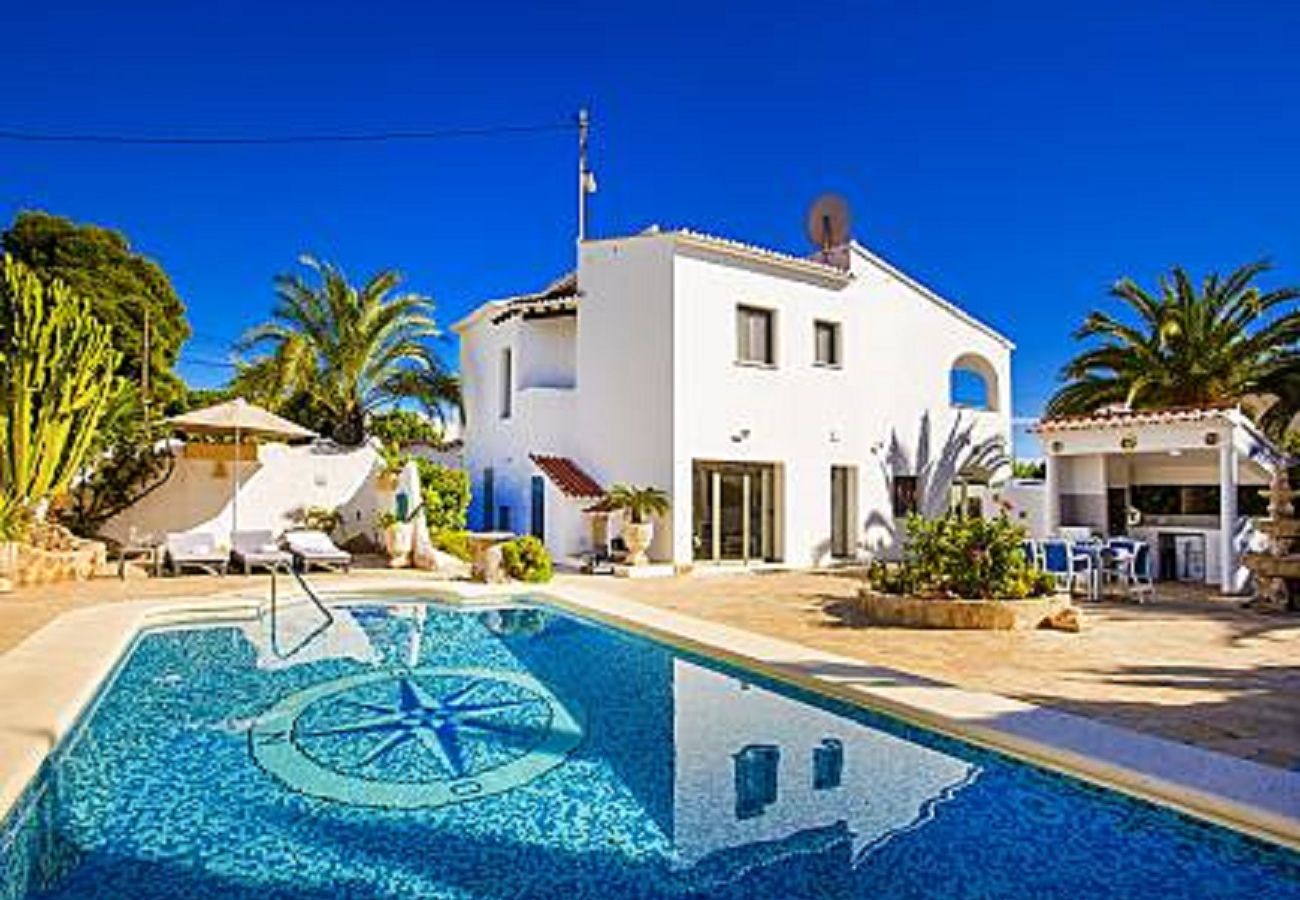 Villa en Calpe - VILLA EL BARCO - Villa independiente a 200 m de la playa con piscina privada