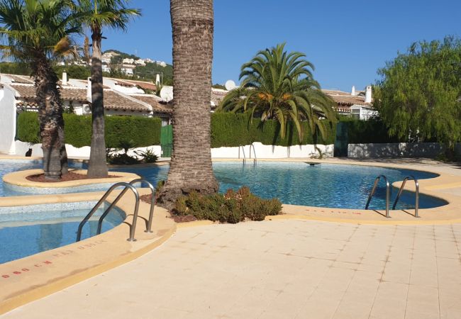 Casa adosada en Calpe - Rafol - Adosado con vistas al peñón, piscina comunitaria y tenis