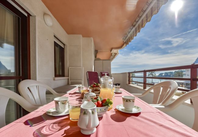 Apartamento en Calpe - ZAFIRO 22B - Apartamento en primera linea con vistas la mar y acceso directo a la playa