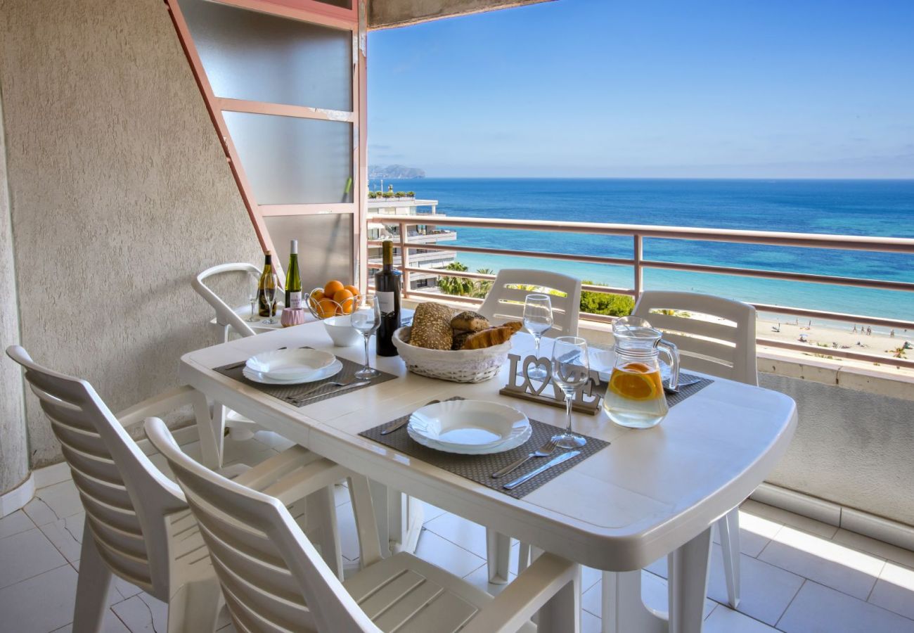 Apartment in Calpe / Calp - FRONTLINE APARTMENT WITH BIG TERRACE AND BEATIFULL SEA VIEWS