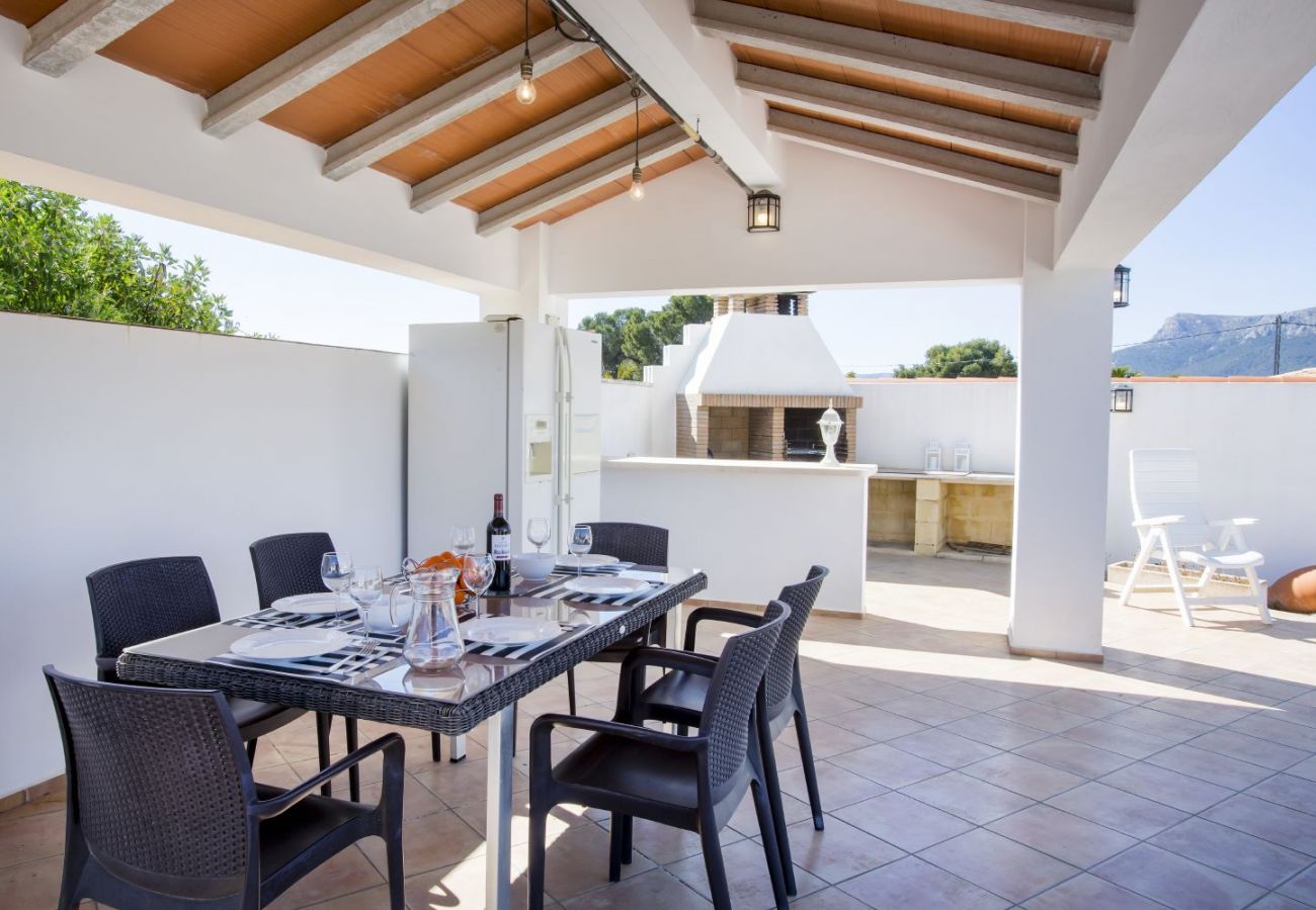 Villa in Calpe / Calp - VILLA LA PERGOLA - Holiday home with large terraces and beautiful summer area