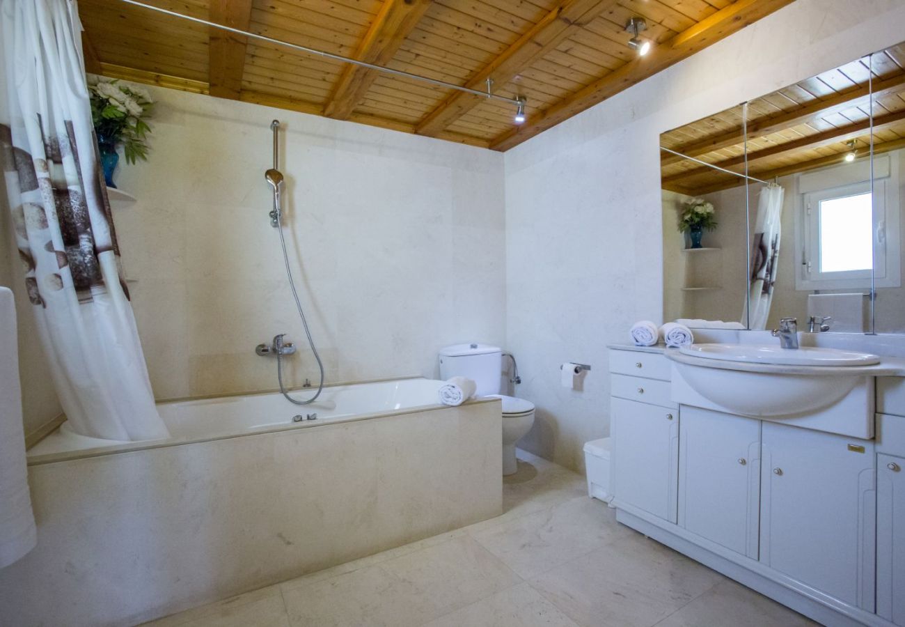 Villa in Calpe / Calp - VILLA LA PERGOLA - Holiday home with large terraces and beautiful summer area