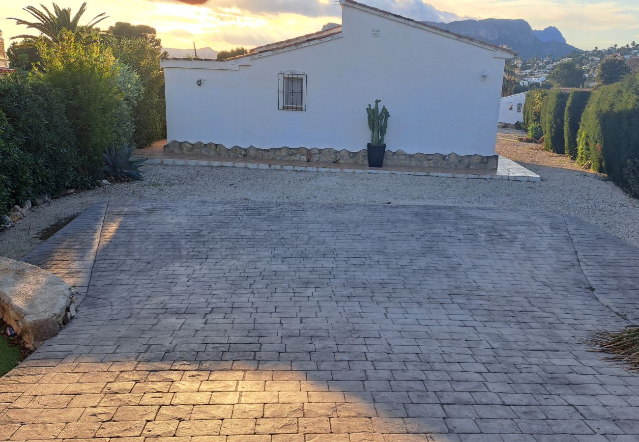 Villa in Calpe / Calp - VILLA LA PERGOLA - Holiday home with large terraces and beautiful summer area