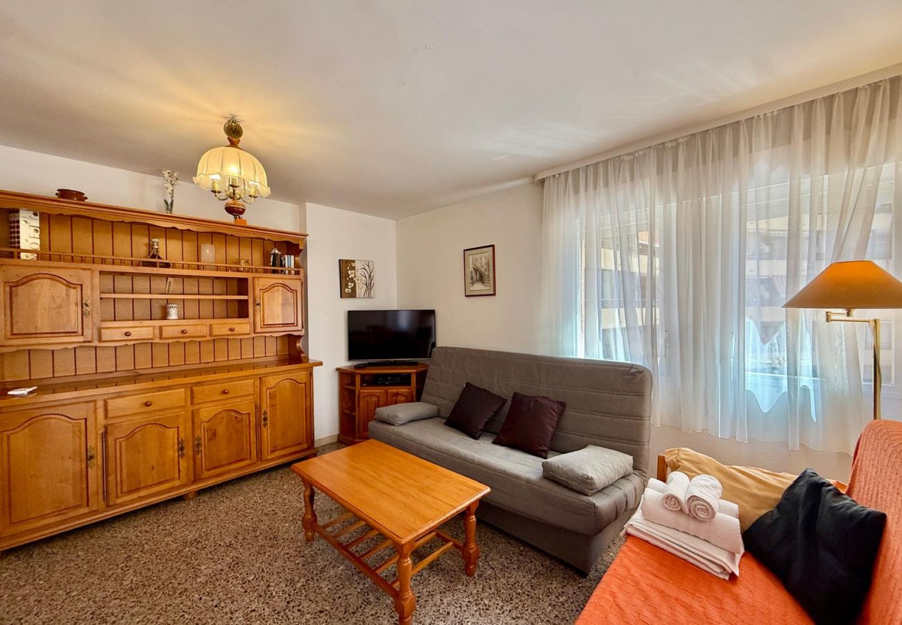 Apartment in Calpe / Calp - BOBYAN. Apartment very well located and very close to the beach