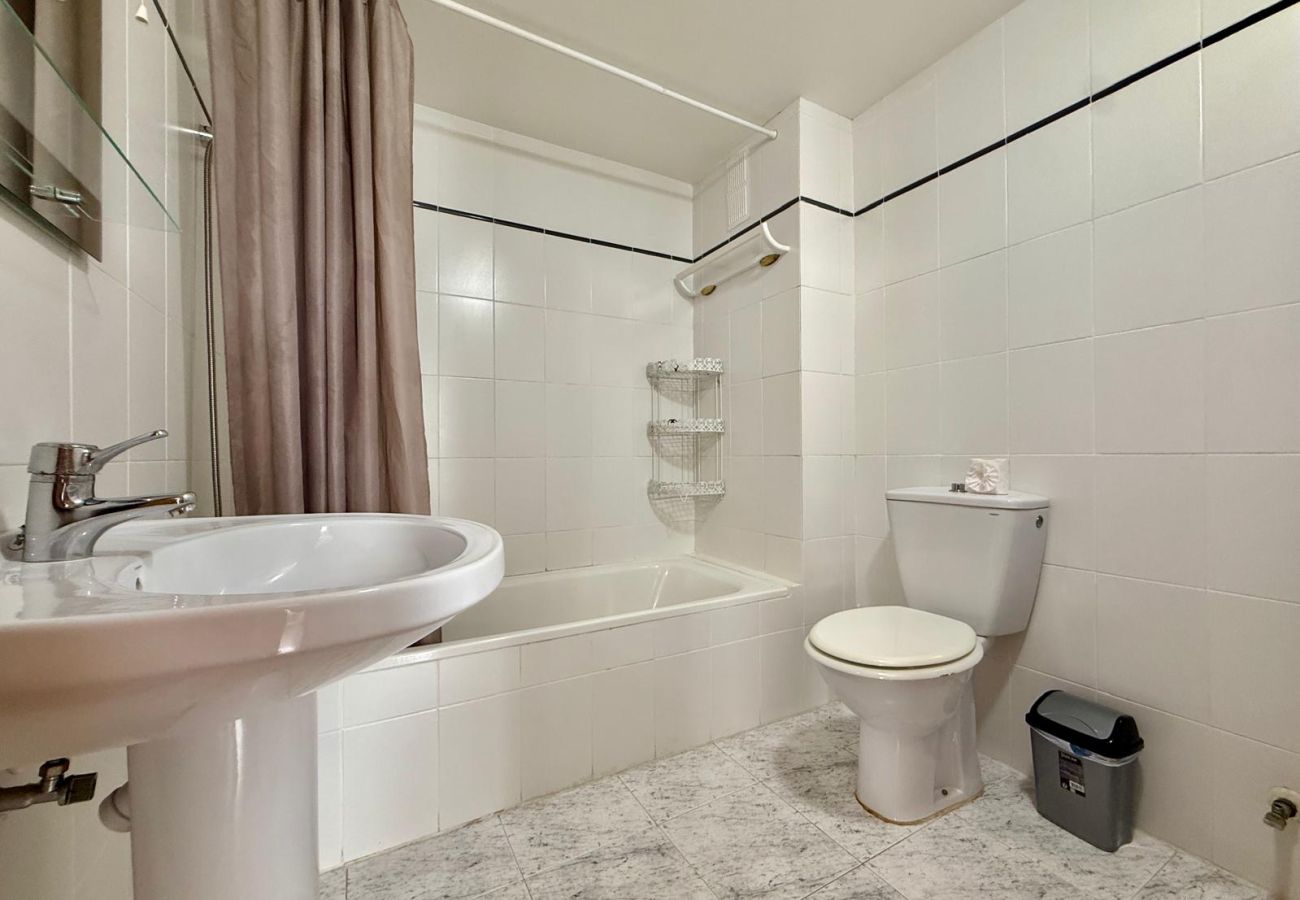 Apartment in Calpe / Calp - BOBYAN. Apartment very well located and very close to the beach