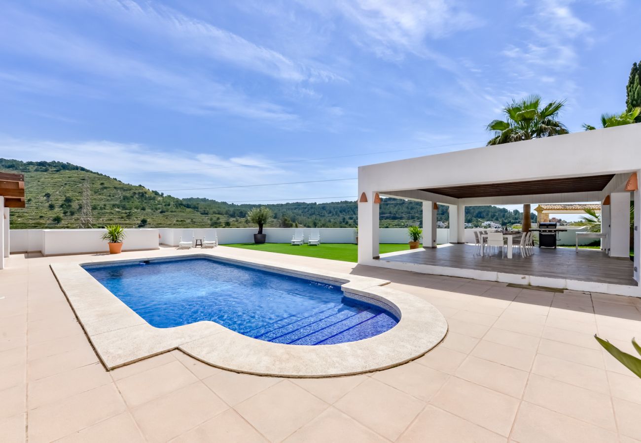 Villa in Calpe / Calp - SORENSEN Spacious villa with private pool 