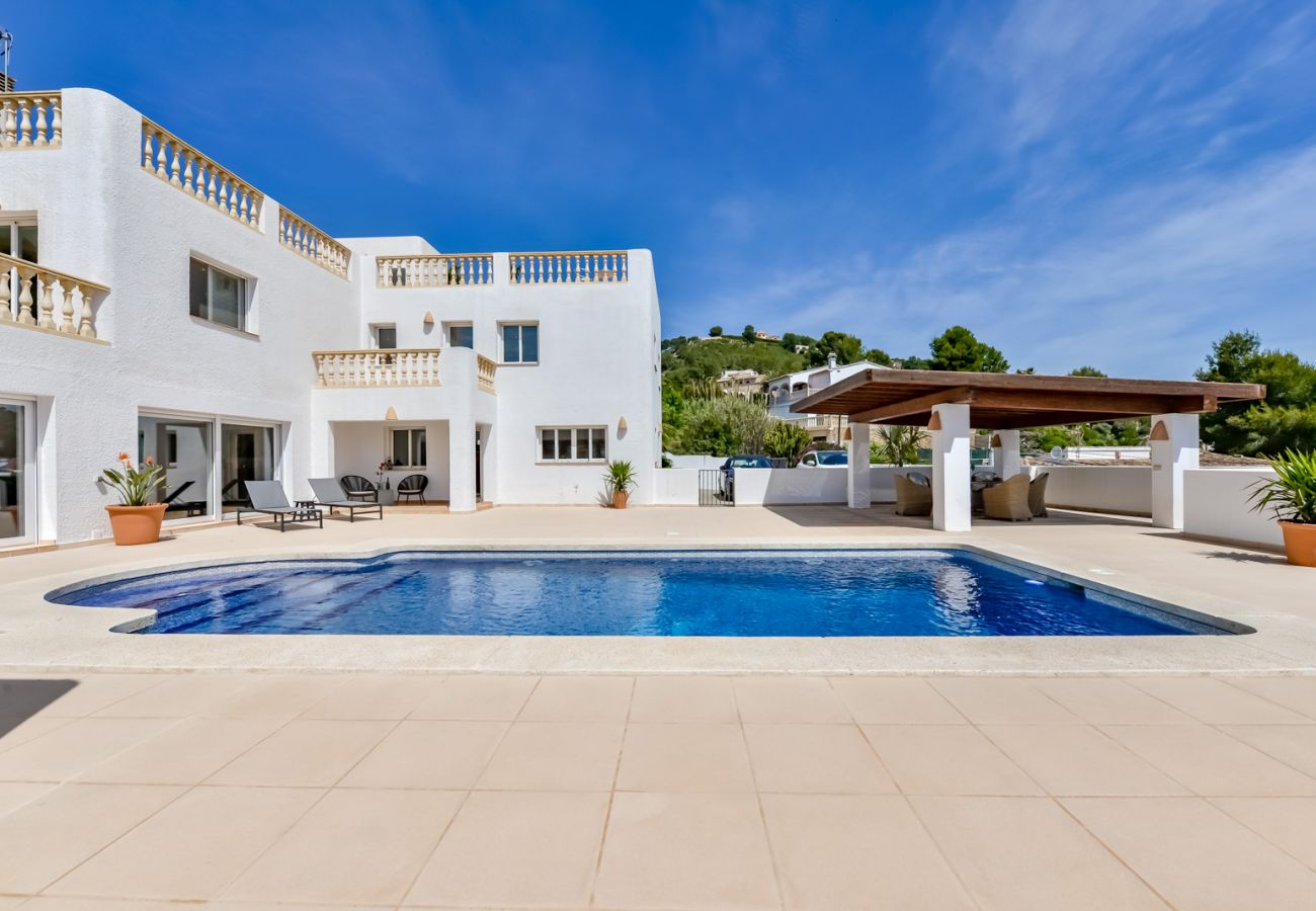 Villa in Calpe / Calp - SORENSEN Spacious villa with private pool 