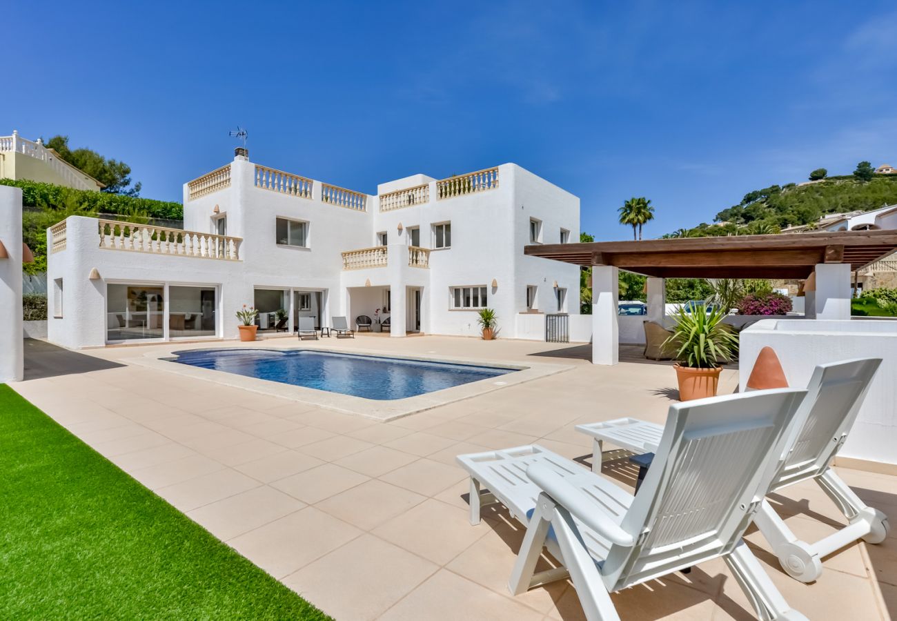 Villa in Calpe / Calp - SORENSEN Spacious villa with private pool 