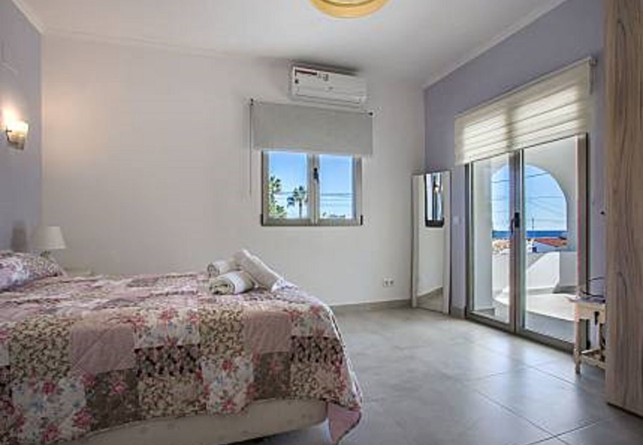 Villa in Calpe / Calp - VILLA EL BARCO - Independent villa 200 metres from the beach with private pool