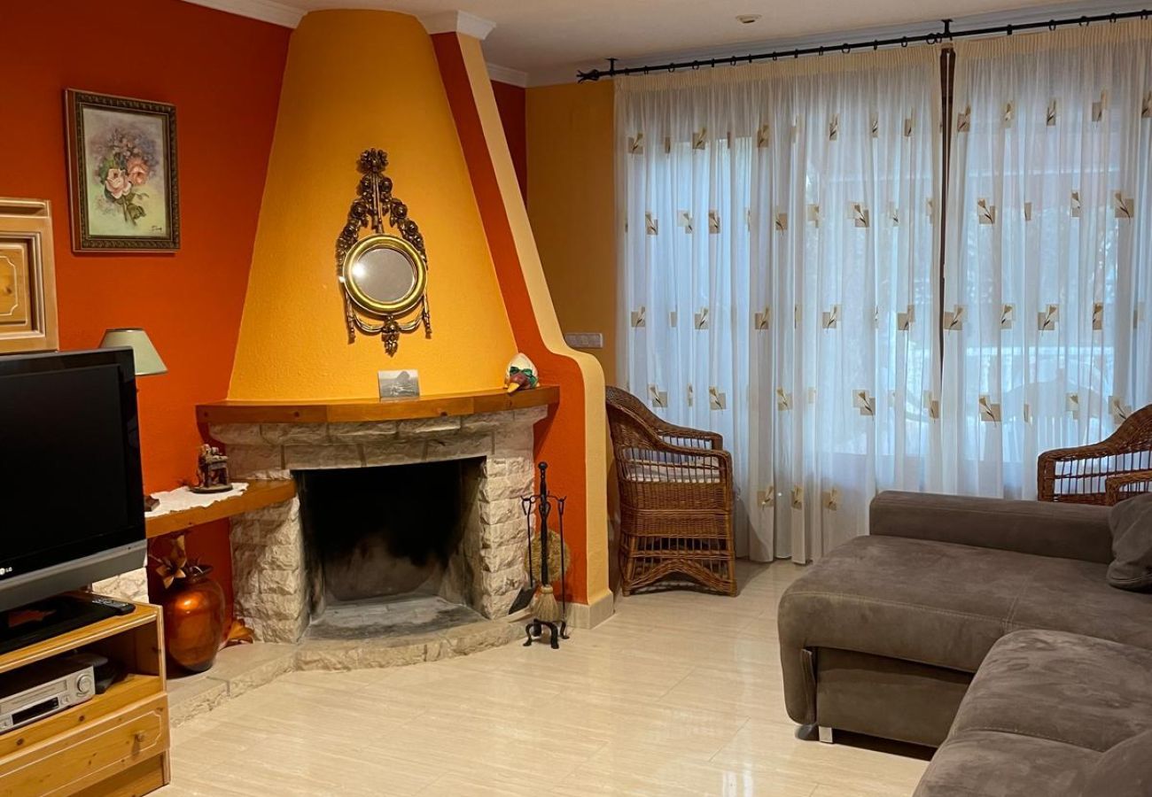 Terraced House in Calpe / Calp - AT362 - Calpe Park, semi-detached house with communal swimming pool