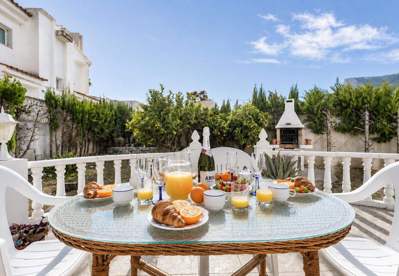 Villa in Calpe / Calp - Calpe Park, HOUSE WITH TERRACE AND SWIMMING POOL – IDEAL FOR FAMILIES · PARKING  · CALPE