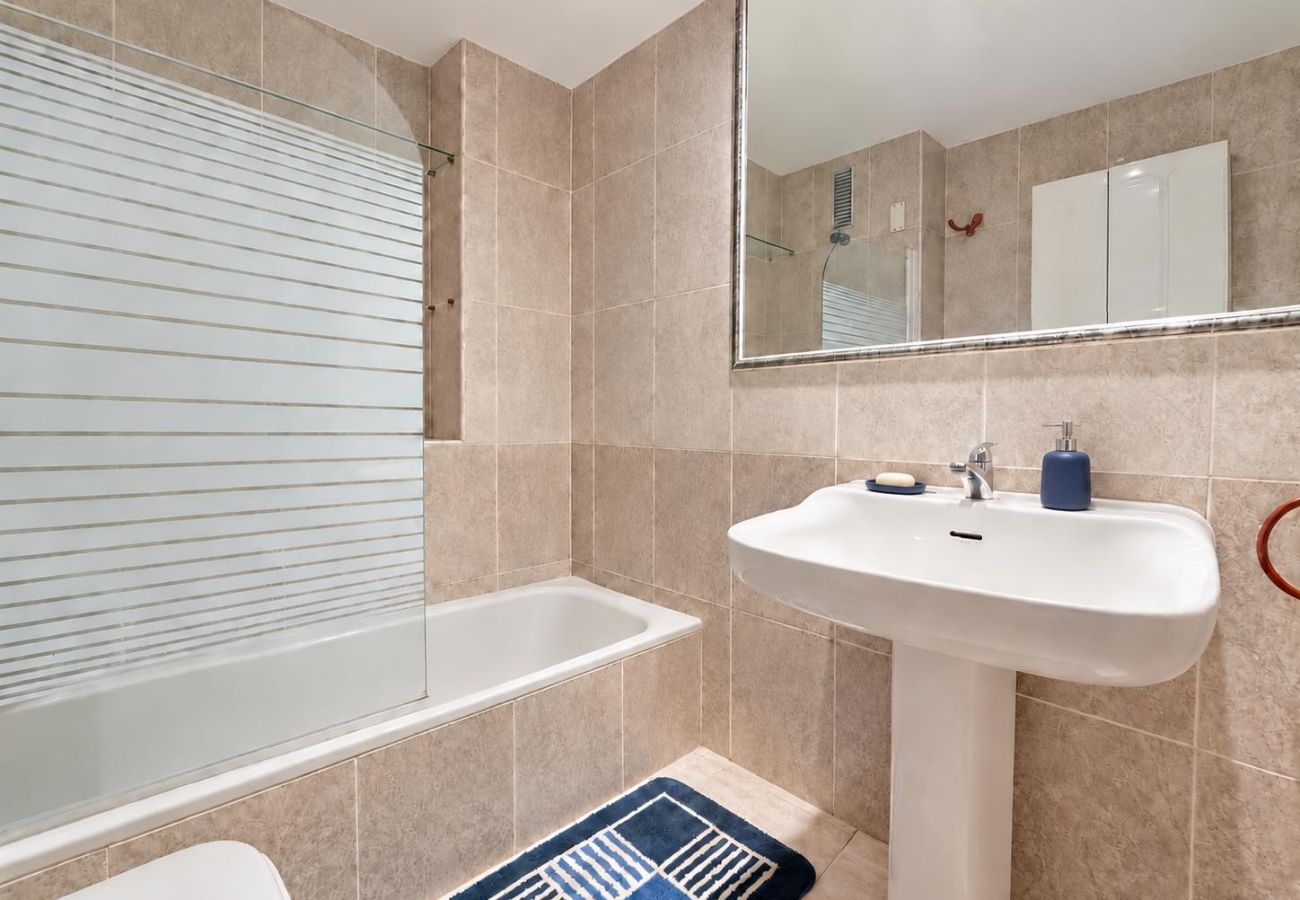 Apartment in Calpe / Calp - Aguamarina 36D - Beachfront apartment with a community pool