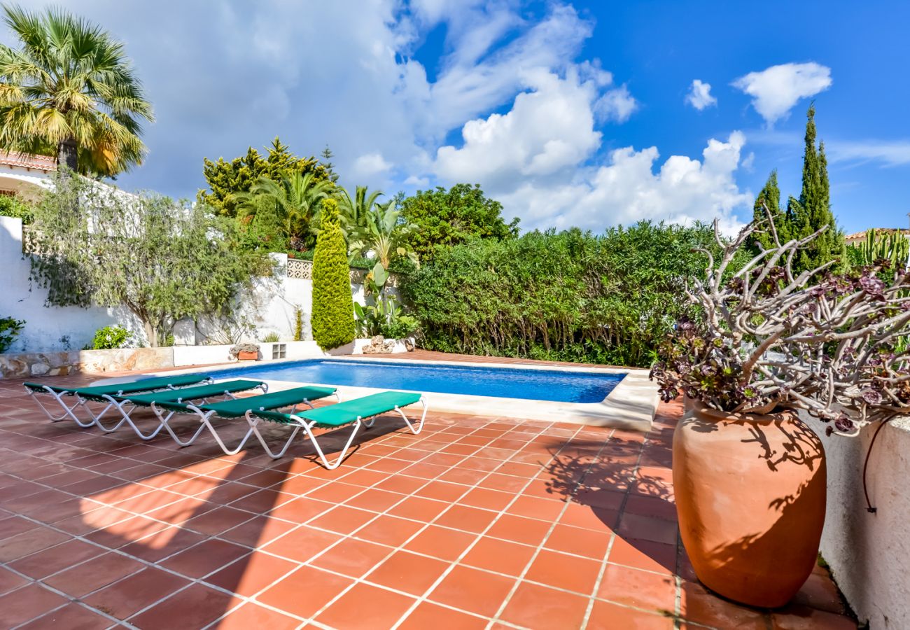 Villa à Moraira - VILLA SERENA, maison de vacacnes a Moraira avec vue sur la mer et emplacement tranquile.